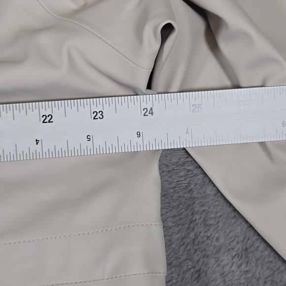 Varley Kirsten Women's Medium Cream Hooded Rain Jacket - Picture 10 of 14